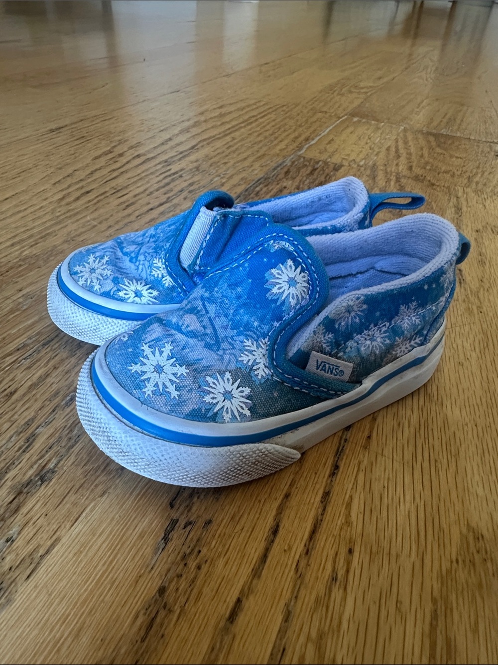 Toddler size 4 frozen vans with Velcro strap